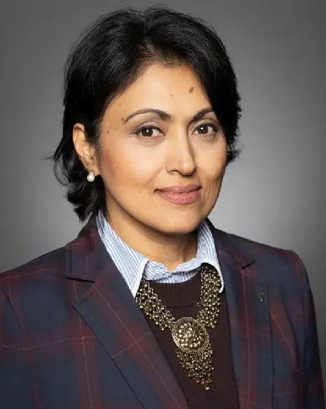 Headshot of Arvashni Seeripat